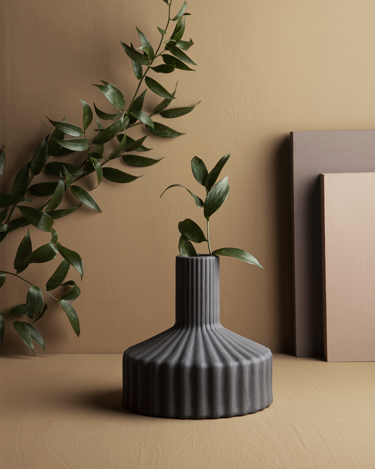 Storefactory Vase Samset Large Dark Grey