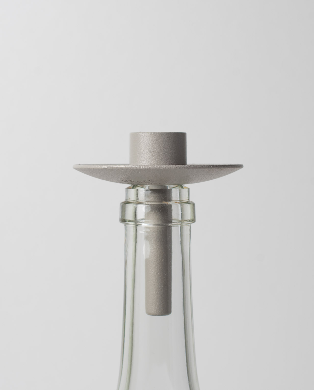 Våges Smide Kerzenhalter Flasche Metall "Flaska" Taupe / Light Grey