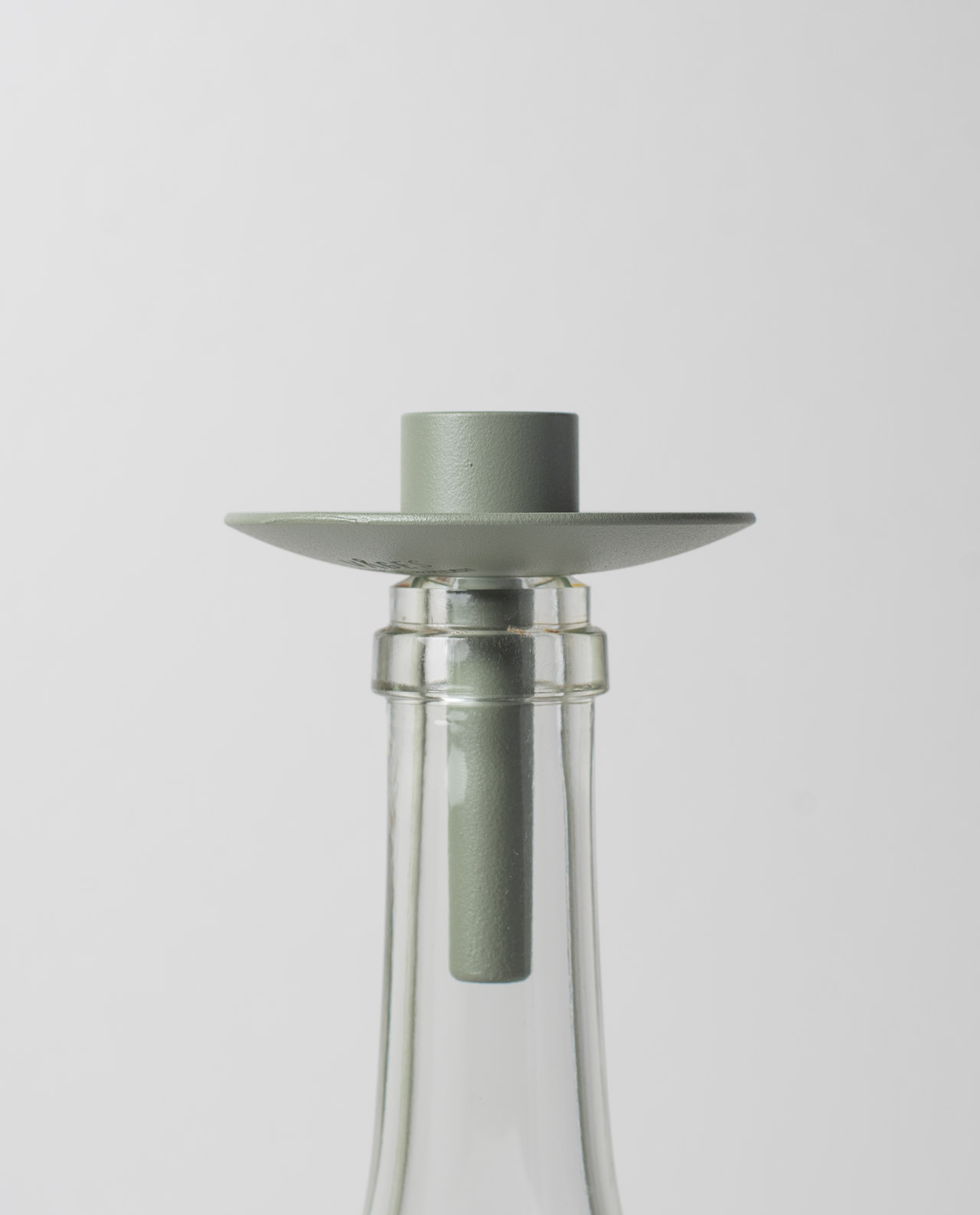 Våges Smide Kerzenhalter Flasche Metall "Flaska" Salbeigrün