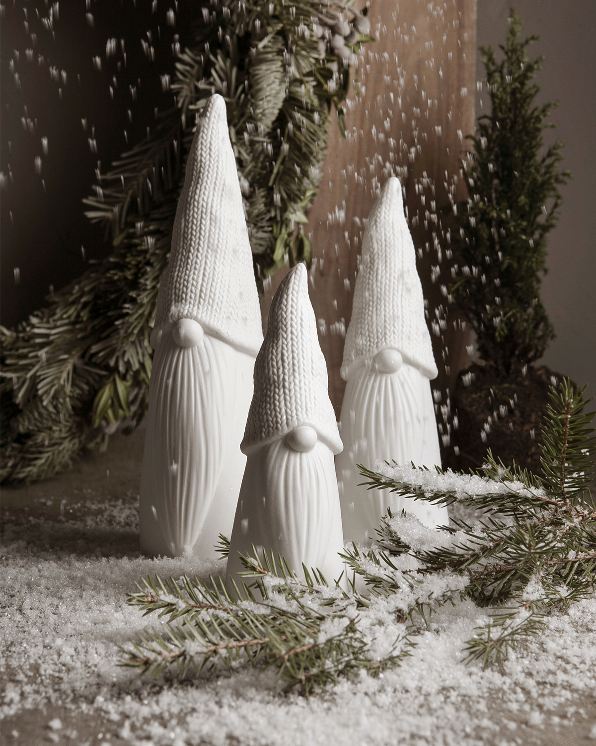 Storefactory Dekofigur Weihnachtsmann Kurt Medium