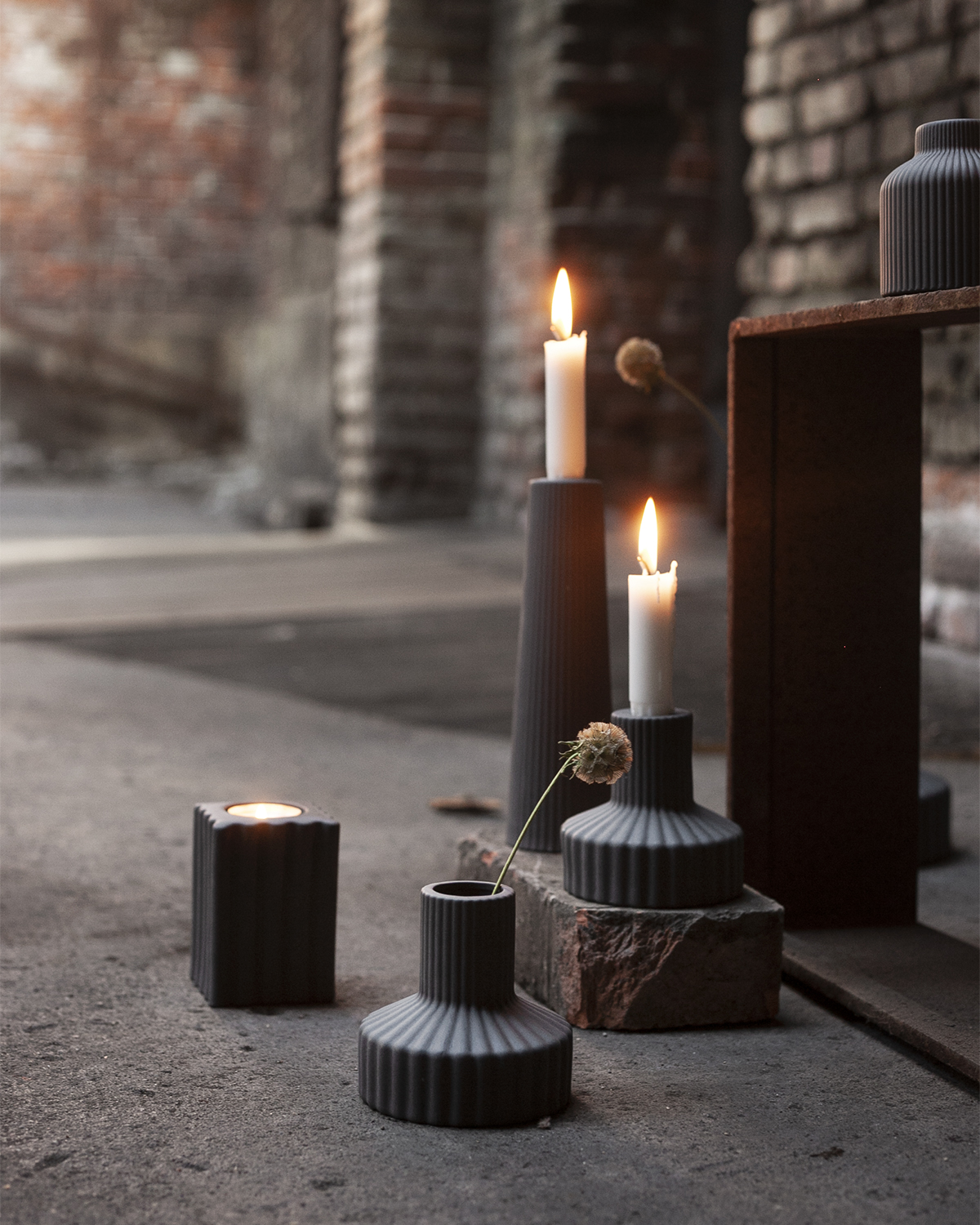 Storefactory Vase Samset Small Dark Grey