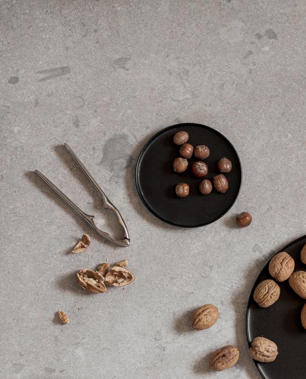 Våges Smide Metallteller Schwarz