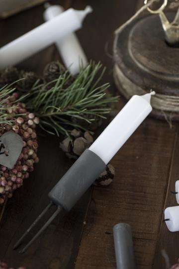 Ib Laursen Kerzenhalter mit Spiess  für Stabkerzen Zink