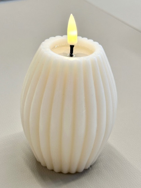 DELUXE HOMEART LED-Stumpenkerze "Real Flame" Gerillt Creme 7,5 x 10 cm