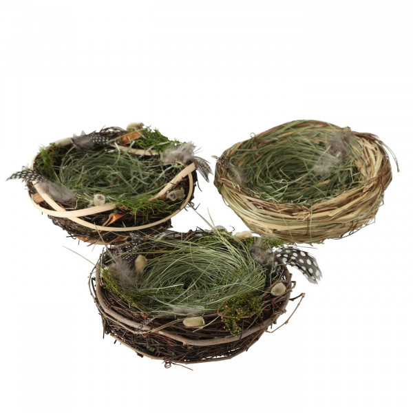 Osternest mit Federn