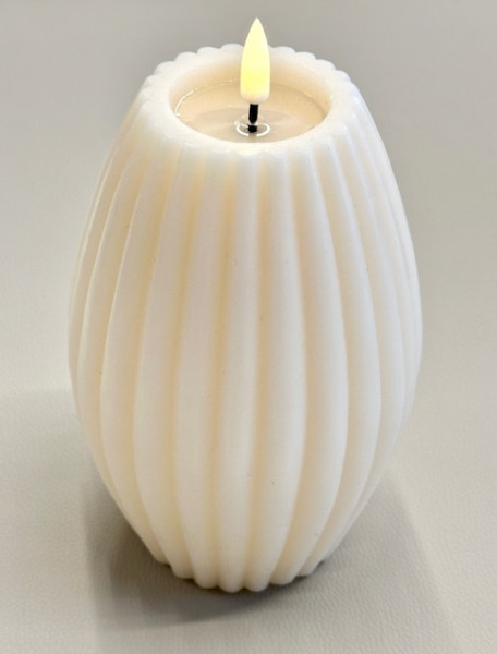 DELUXE HOMEART LED-Stumpenkerze "Real Flame" Gerillt Creme 10 x 15 cm